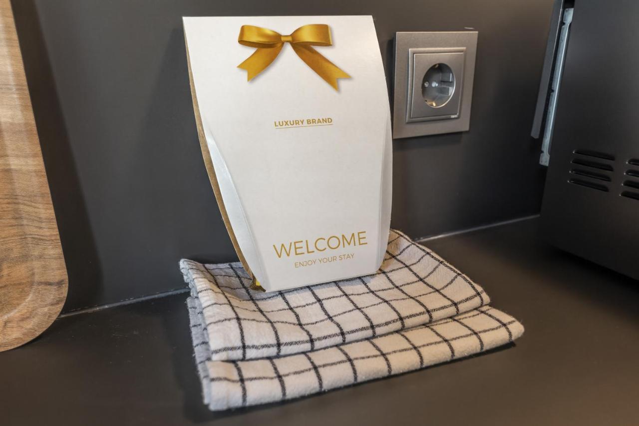 Trajano Premium Estudios By H Ayamonte Ngoại thất bức ảnh