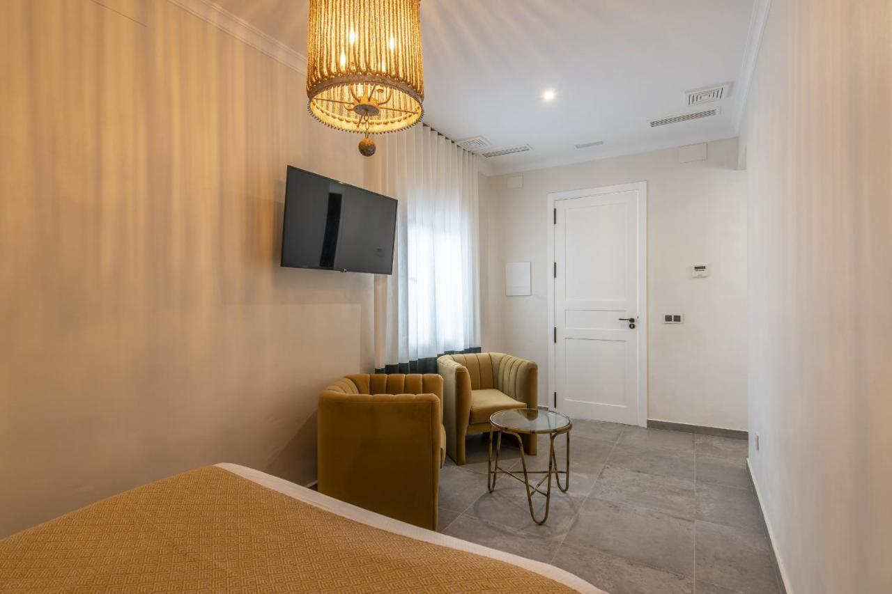 Trajano Premium Estudios By H Ayamonte Ngoại thất bức ảnh